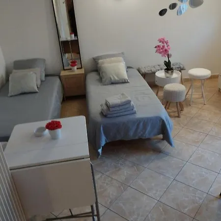 Meuble Avec Piscine Partagee *